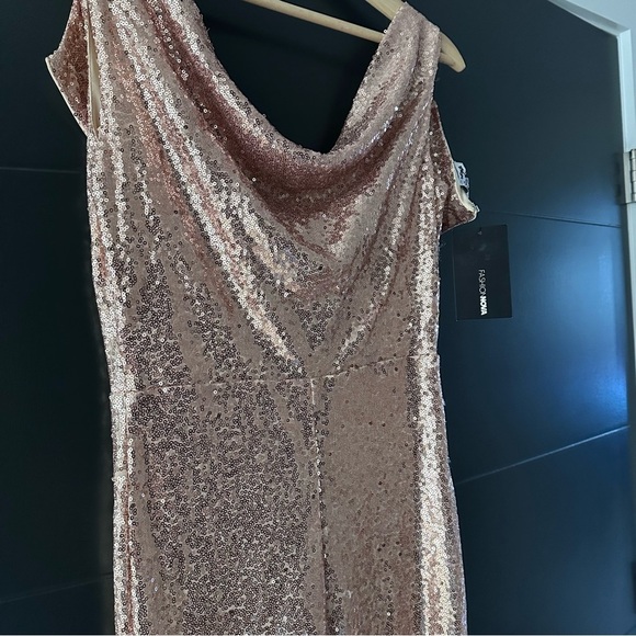 NWT Fashion Nova Rose Gold Sequin Jumpsuit Small - Picture 8 of 9
